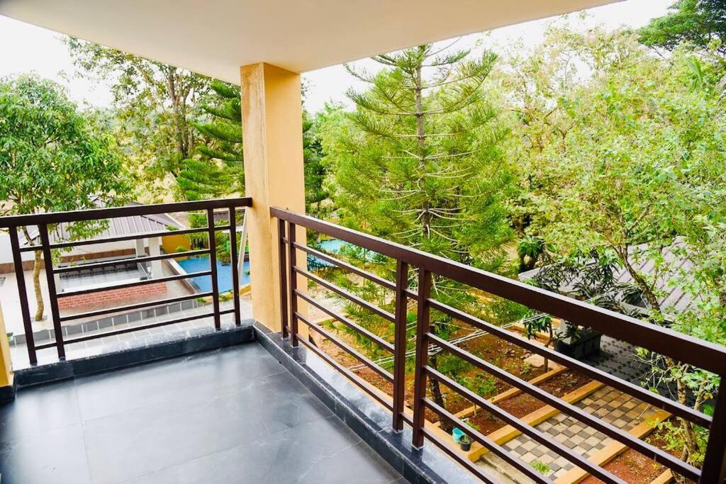 מניפלה Nature Crafts Homestay Retreat מראה חיצוני תמונה