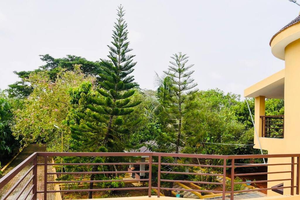מניפלה Nature Crafts Homestay Retreat מראה חיצוני תמונה