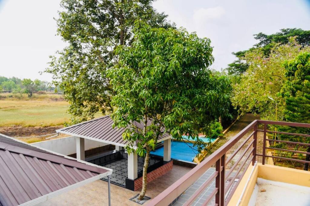 מניפלה Nature Crafts Homestay Retreat מראה חיצוני תמונה